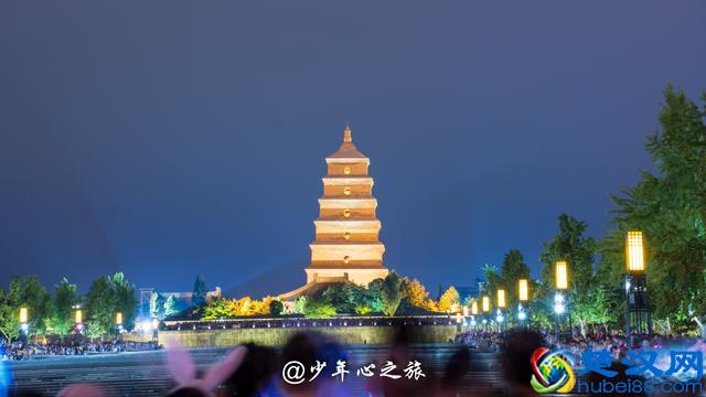 西安亚洲最大音乐喷泉名副其实，5亿投资看人头观感不佳