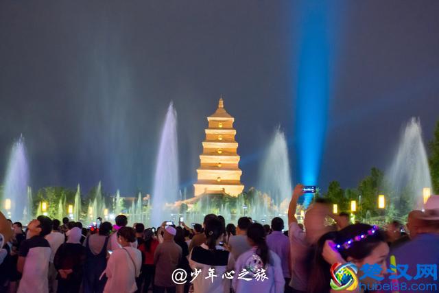 西安亚洲最大音乐喷泉名副其实，5亿投资看人头观感不佳