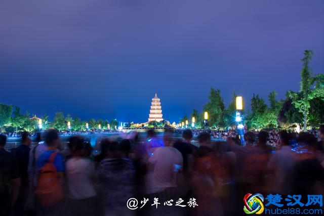 西安亚洲最大音乐喷泉名副其实，5亿投资看人头观感不佳