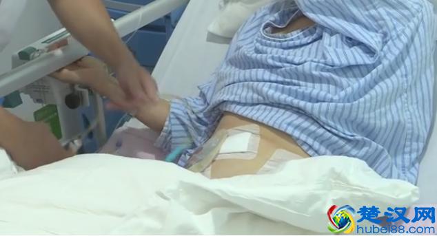 女子多次接受美容院“灌肠排毒”，结果直肠穿孔进医院