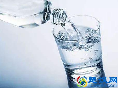 水在我们体内有什么作用？！缺了它，哪些西方运作不了？！