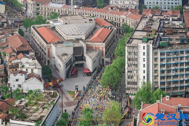 2020武汉马拉松宣布延期至下半年！跑友：最美江城等你归来