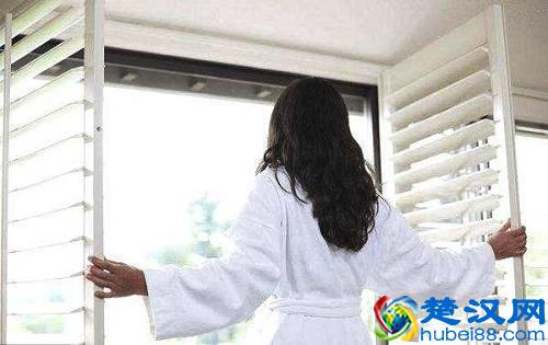 水银温度计摔碎了，做好这3步，不怕中毒清理得干净