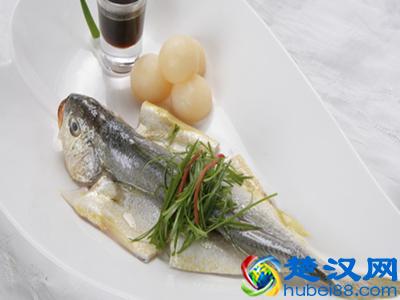 正确应急：鱼刺卡喉咙怎么办