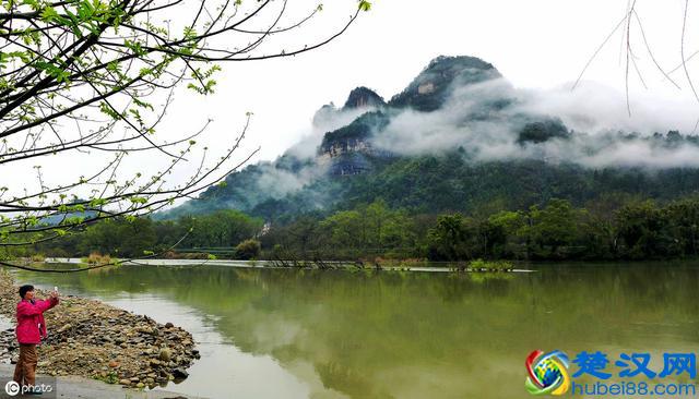 每天一个成语知识小课堂——鞭长莫及：比喻力不能及。