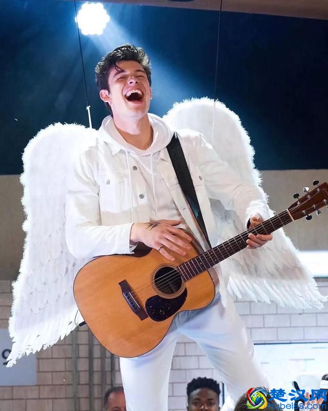 全球最炙手可热95后男歌手，16岁就成开挂少年，还跟海狸传绯闻？