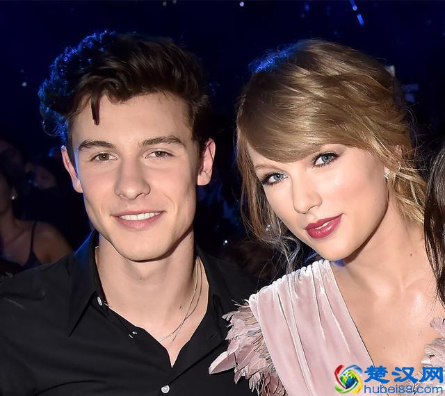 全球最炙手可热95后男歌手，16岁就成开挂少年，还跟海狸传绯闻？