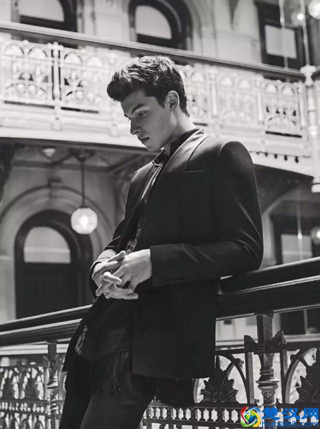 全球最炙手可热95后男歌手，16岁就成开挂少年，还跟海狸传绯闻？