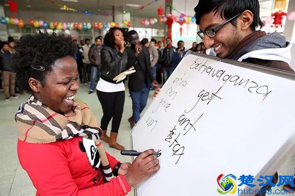 在津巴布韦，人们爱看中国动作片和肥皂剧