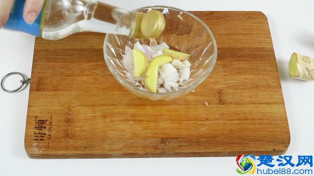 脸上色斑很难看？不用愁，教你一招，让你的脸色比化了妆还好看