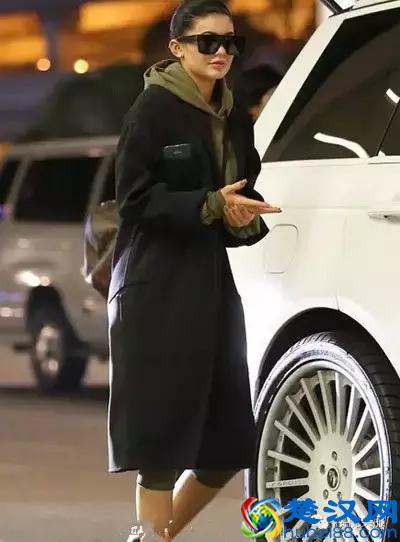 军绿色又火了，你知道这个色系该如何搭配衣服吗？