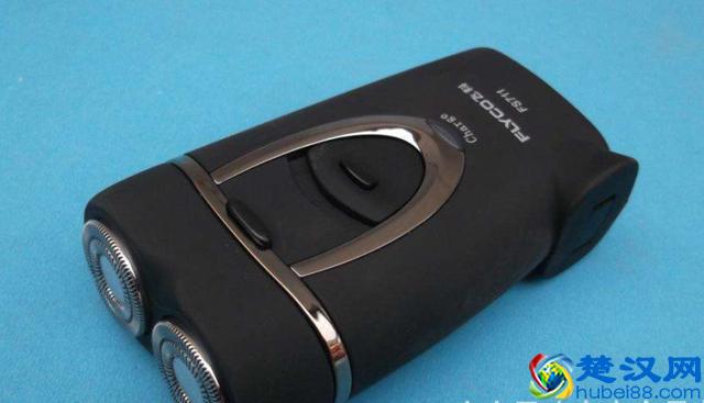 刮胡刀用久了很难清理?教你一招,省下不少买刮胡刀的钱