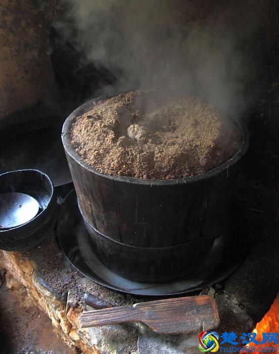 农村茶油100元一斤，看完村民榨茶油过程你还觉得贵？