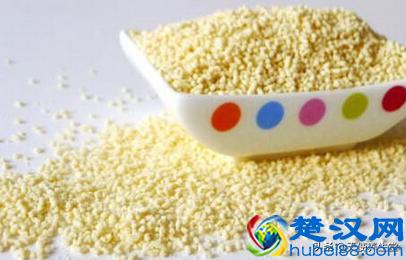 鸡精和鸡关系很小，和谷氨酸钠关系更大，吃多伤血管！