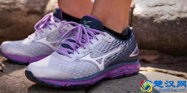 家有女跑，如有一宝！她们的跑鞋该怎么挑？