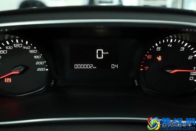 东风标致308用料还算扎实，奈何销量依旧惨淡