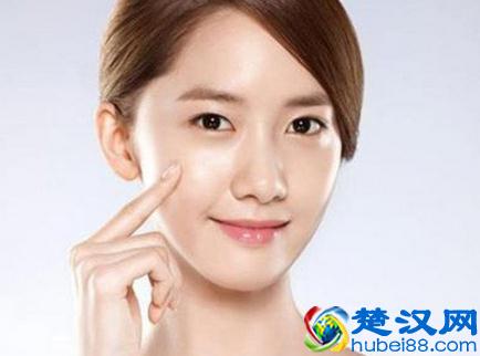 收敛水是什么玩意，真的能收缩毛孔吗？