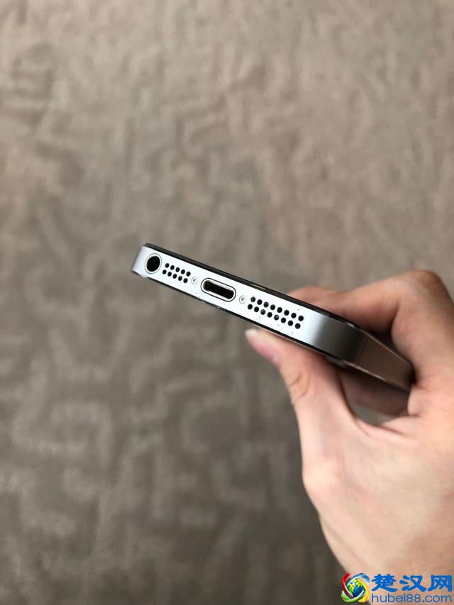 苹果官方换电池要等3个月？我们体验了品胜线下服务：结果意外