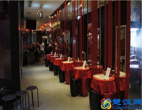 海底捞“变态服务”再次升级，地球人无法阻挡，你都领略过了没？