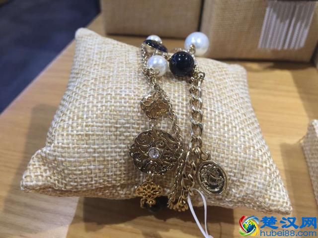 这些个性、时尚的韩国饰品，各种场合都能HOLD住！