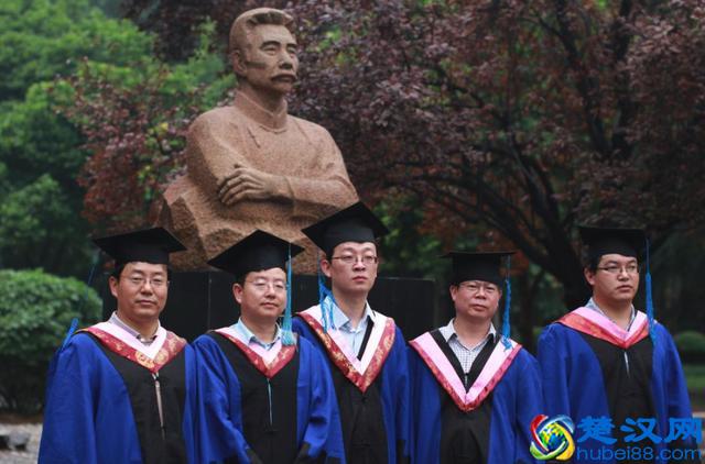 男孩子上大学，学什么专业比较好？985学长告诉你！