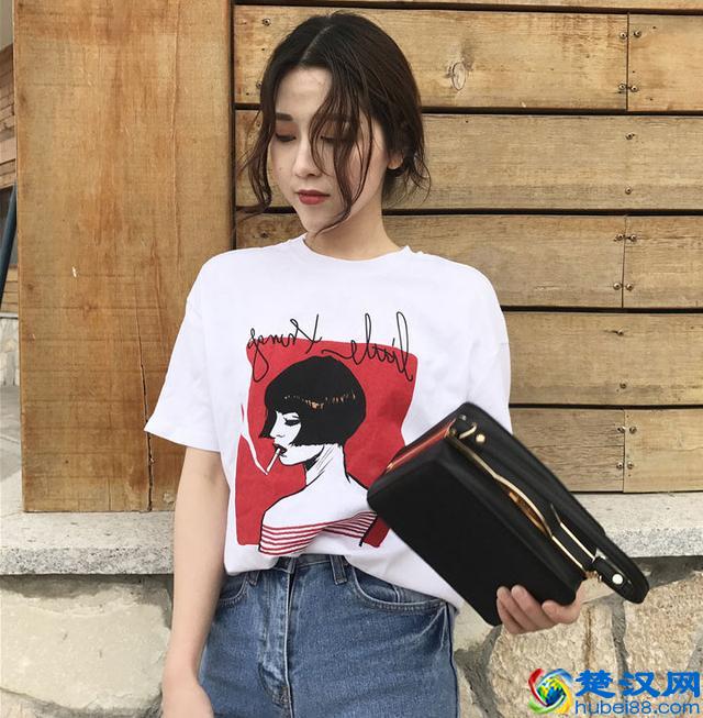 今年流行什么颜色的T恤？看你中了几个