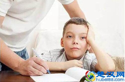 孩子不爱学习、成绩差怎么办？聪明的父母却这样教育孩子！