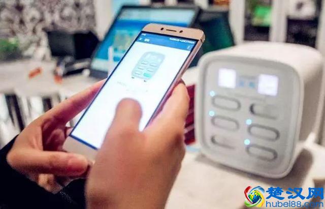 出门在外手机没电怎么办？一个小动作让你电量满格……