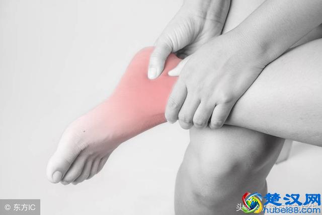 关节常咔咔响还伴有酸痛是怎么回事？小心是狭窄性腱鞘炎