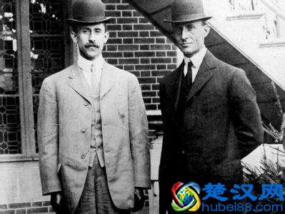 你知道世界上第一架飞机是谁发明的吗