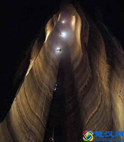 世界上最深的人工洞 停止挖掘真的是因为挖到了地狱入口吗？