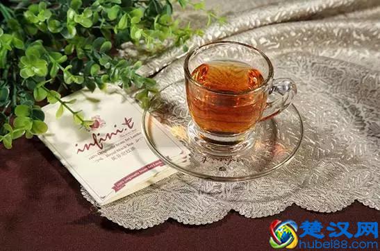 排长龙都要买的奶茶，用的到底是什么“茶”呢？