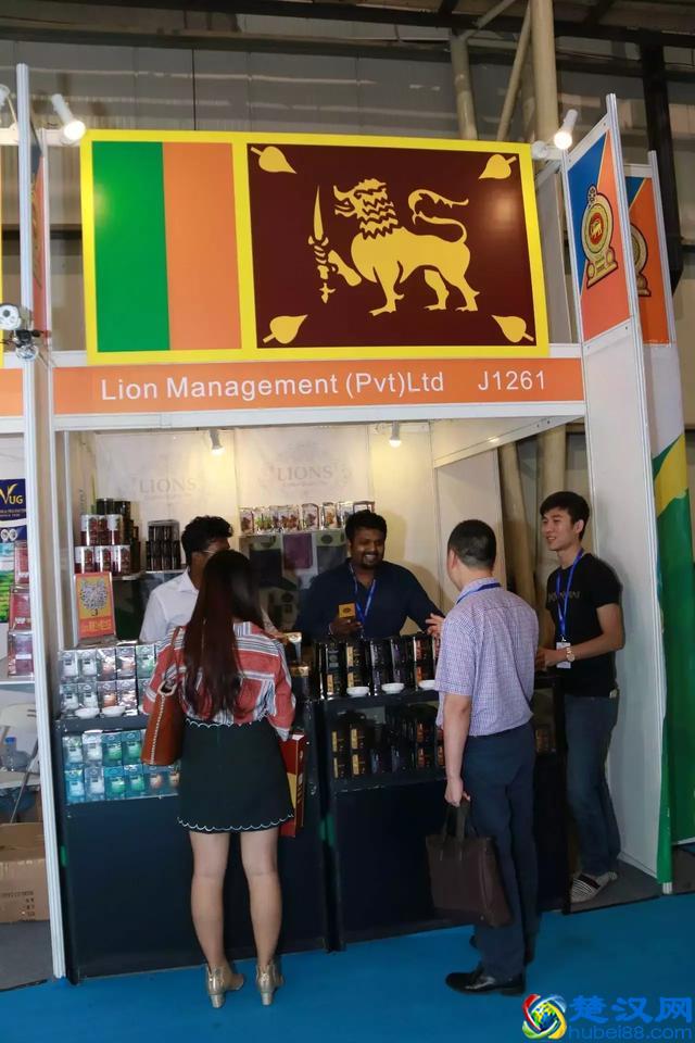 排长龙都要买的奶茶，用的到底是什么“茶”呢？