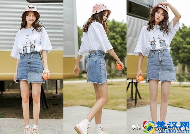 最流行穿牛仔半身裙，搭配这几件上衣又瘦又美！