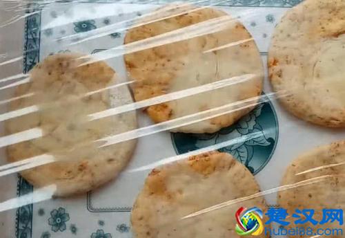 烧饼你吃过吗？蓬松酥脆，酱香味十足，吃多了也不会油腻