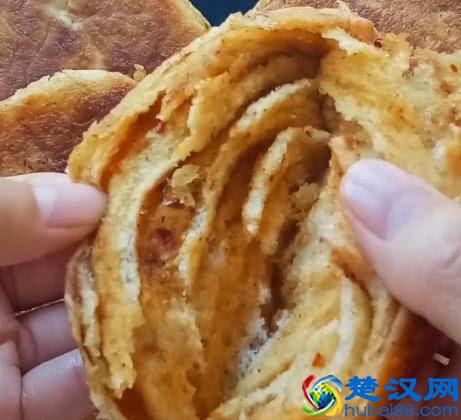 烧饼你吃过吗？蓬松酥脆，酱香味十足，吃多了也不会油腻