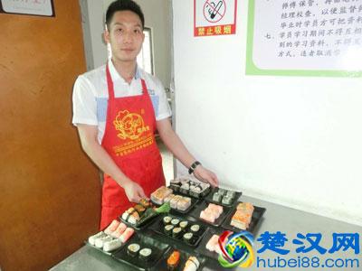 男人摆摊卖什么小吃好？简单适合一个人摆摊的小吃项目