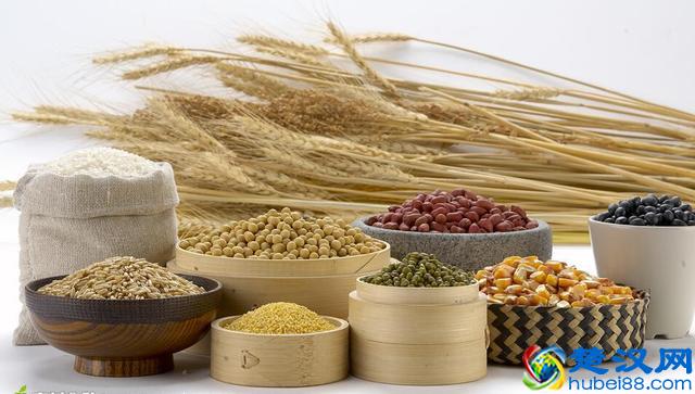 空腹喝酒是大忌,酒前吃什么好?