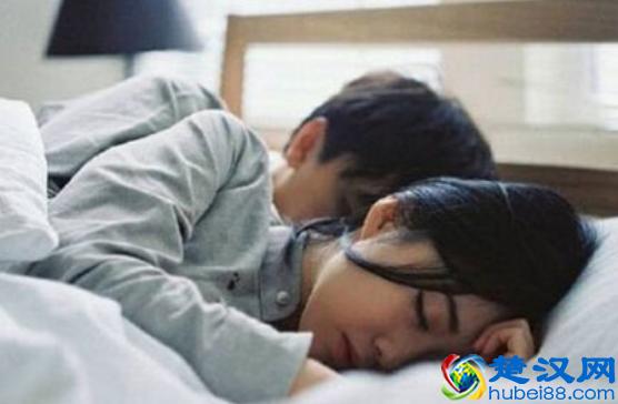 一个男人爱不爱你，身体反应最诚实，骗不了人