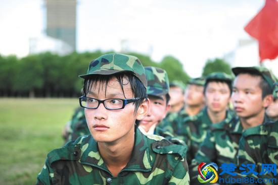 高一军训必须带什么？哪些需要注意？快点看看这个，尽早准备