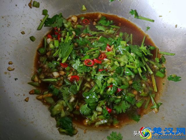 饭店的凉拌皮蛋为什么好吃？学会调凉拌汁是关键，夏天拌啥都好吃