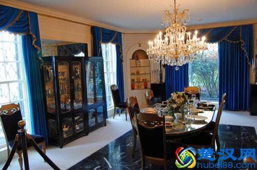 摇滚巨星“猫王”死因不明，其实专家早有定论，但为何要掩盖真相