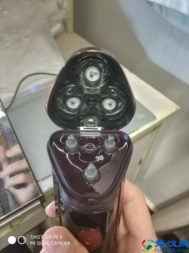 你会给你的胡子怎样的待遇——飞科FS363电动剃须刀体验