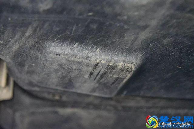 虽然夏朗底盘还是老平台，但用料水平可比现款大众强多了