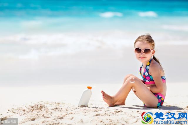 孩子晒伤了皮肤又红又痛怎么办，这样做才对！