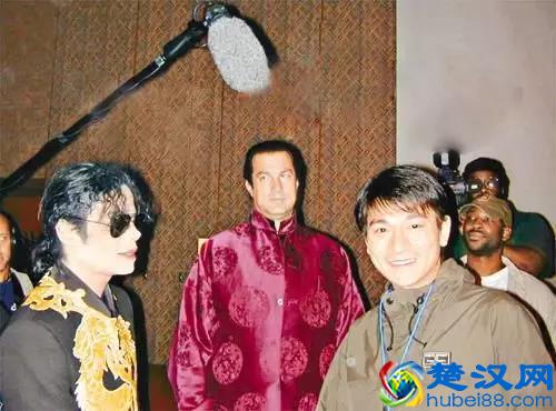 来看看深受迈克杰克逊影响的巨星有哪些？