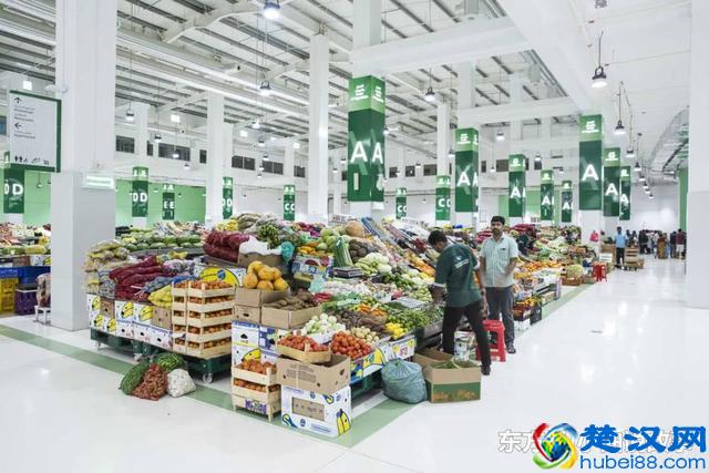 迪拜人到底有多富裕？看到他们的菜市场，网友：差距真大