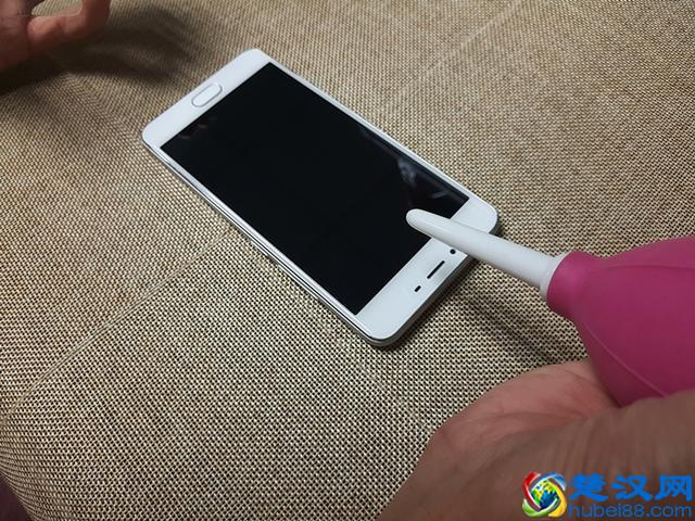 科普：你会贴膜吗？老司机教你如何贴一张完美的手机膜！