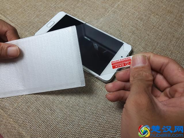 科普：你会贴膜吗？老司机教你如何贴一张完美的手机膜！