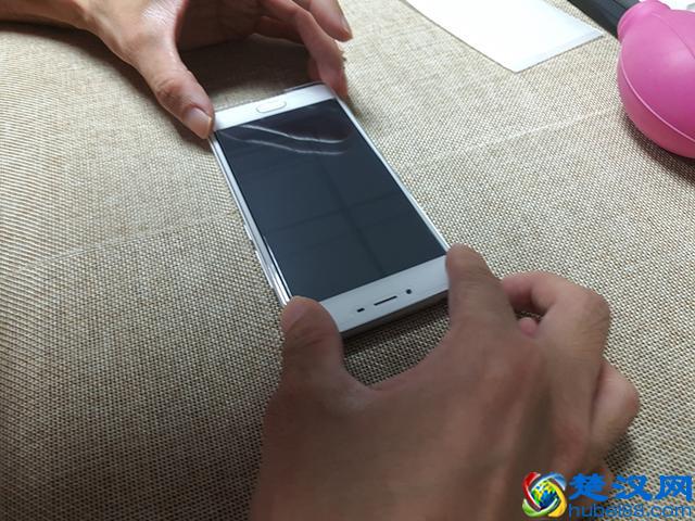 科普：你会贴膜吗？老司机教你如何贴一张完美的手机膜！